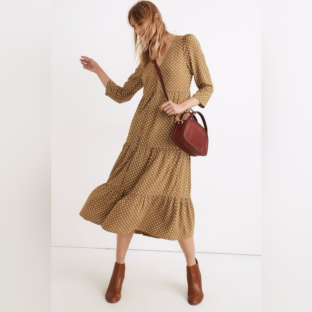 Madewell V-Neck Tiered Button-Front Midi Dress in Daisies Forever